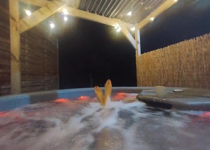 Jolie Maison Au Calme Et Proche Avec En Option Holiday home *